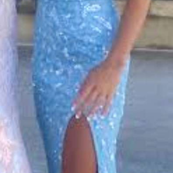 Prom gown - Picture 4 of 7